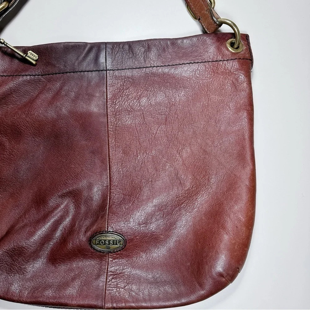 Fossil Women’s Long Live Vintage Leather Explorer Hobo Bag Dark Brown - Picture 3 of 15